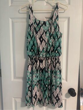 41 Hawthorn V-Neck Geometric Dress in Teal, Black & White